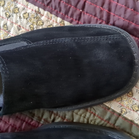Vintage HUSH PUPPIES* black suede slip on with rubber tread and sole elastic gor - Picture 3 of 14